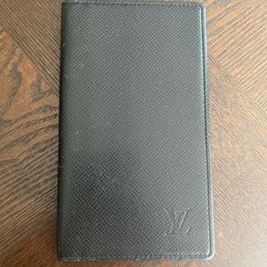 LV taiga black wallet